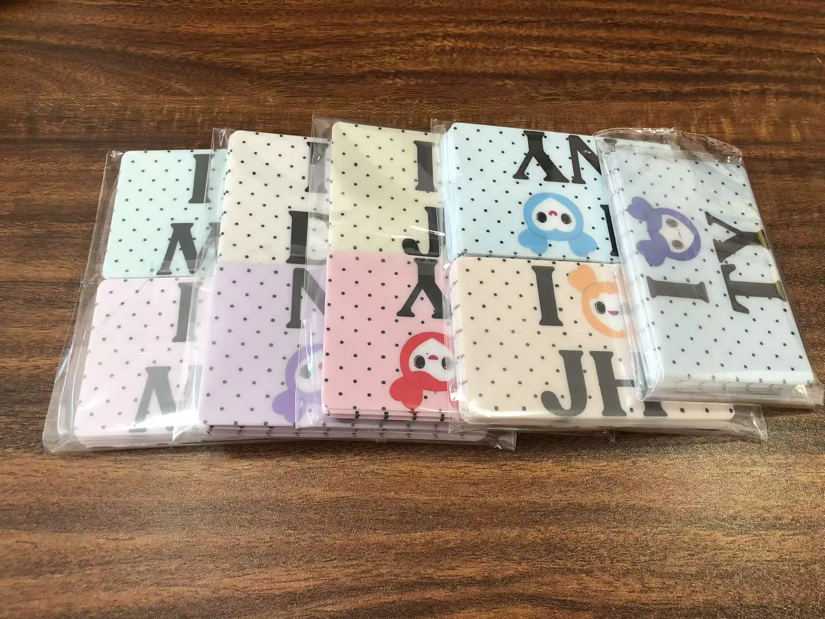 JOJO Pack จัดส่งสติ๊กเกอร์ติดปกบัตรเครดิตให้กับลูกค้าในสหรัฐฯ