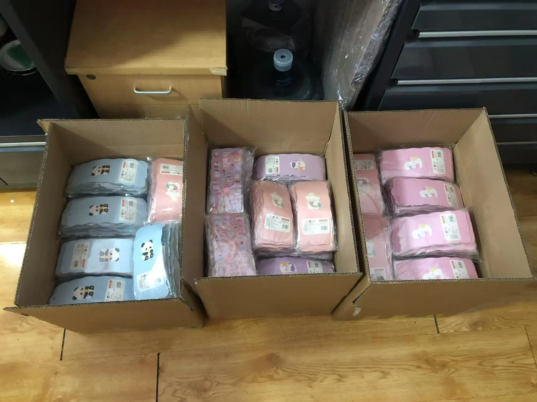 คุณชอบสติกเกอร์รูปก้นที่บีบได้ไหม?